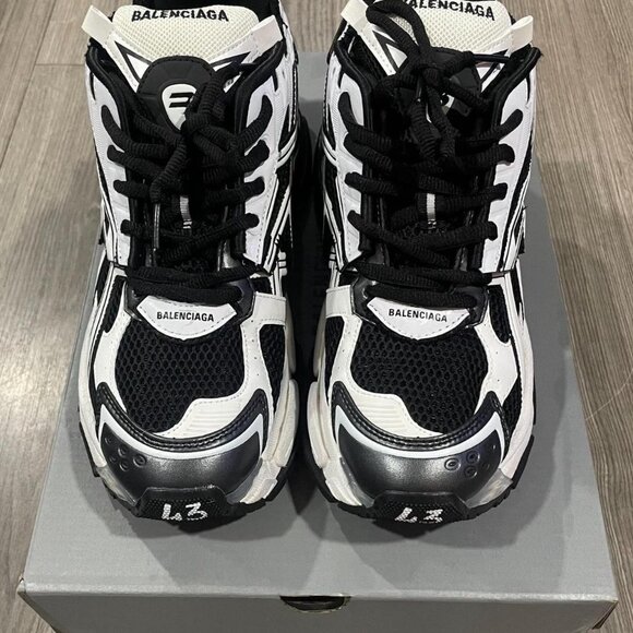 Balenciaga Men's Trainers - Picture 2 of 7